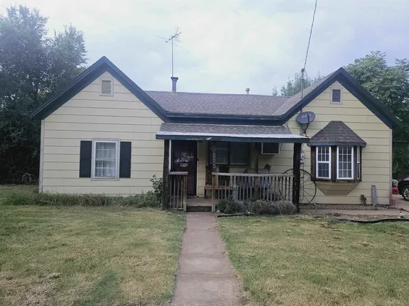 220 E King Ave, Waukomis, OK 73773