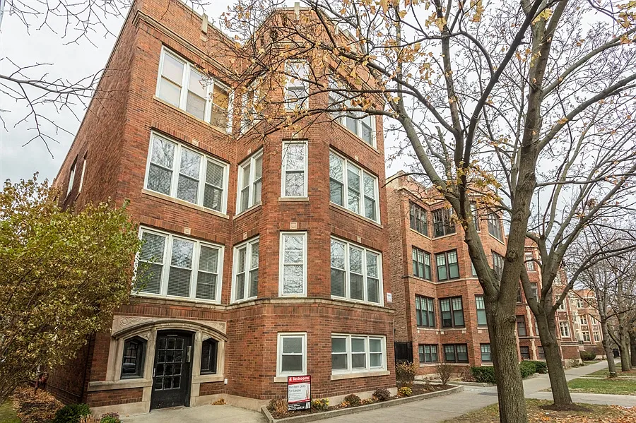 1209 E Madison Park/1210 E Hyde Park Blvd — Photo 2