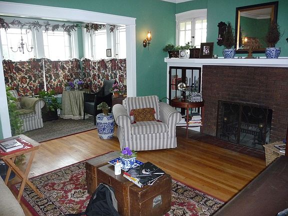 2nd image of 2618 Eastwood Ave