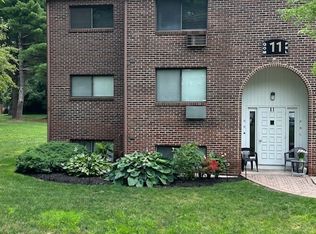 11 Darling St APT M, Southington, CT 06489