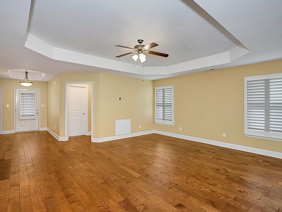 2nd image of 5025 Montauk Trl SE