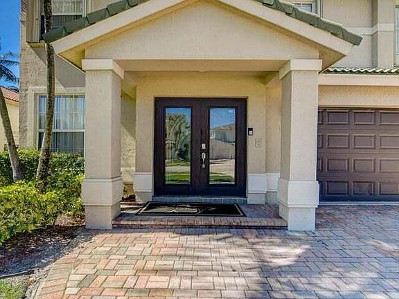 2nd image of 4122 Bahia Isle Cir