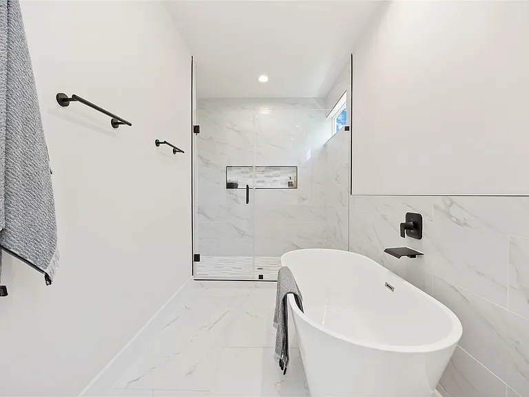 10608 Ashville Dr — Photo 35