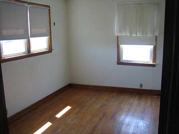 4th image of 212 Houston Ave