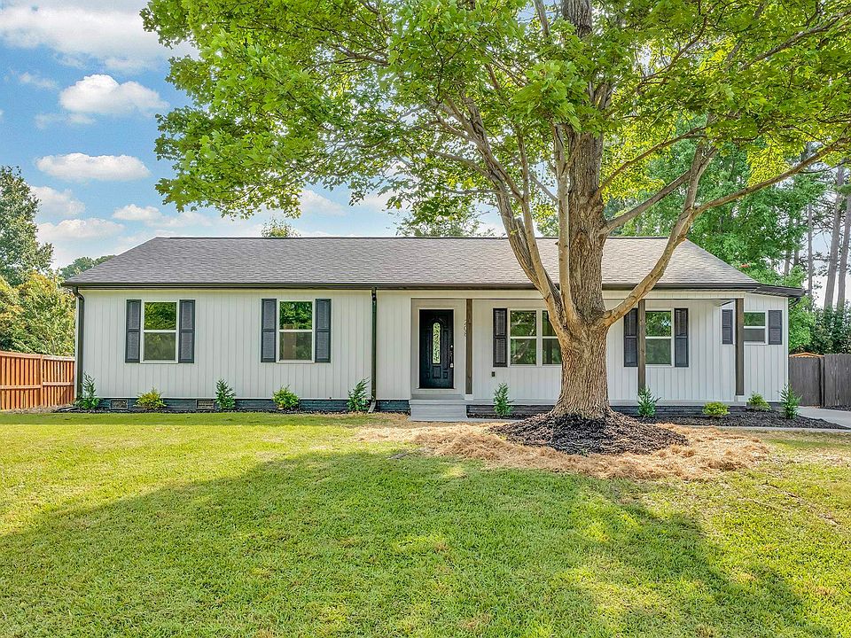 1st image of 208 Seven Oaks Ln