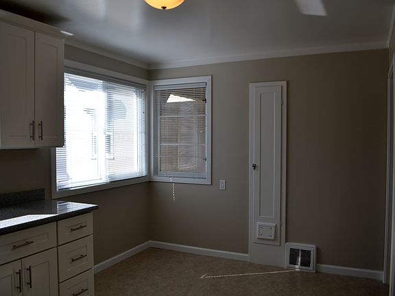 4th image of 41 Iris Ave