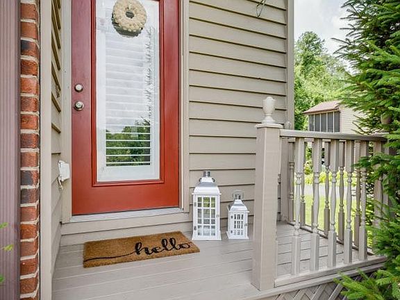 2nd image of 405 Laurelwood Dr #Na