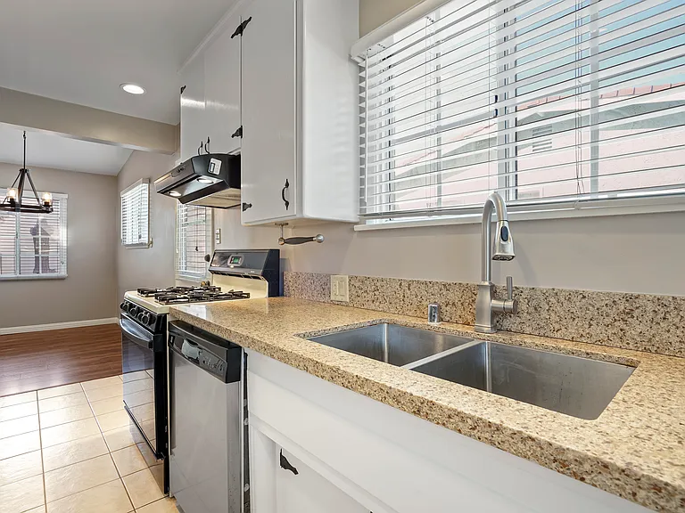 5000 Merrill St — Photo 4