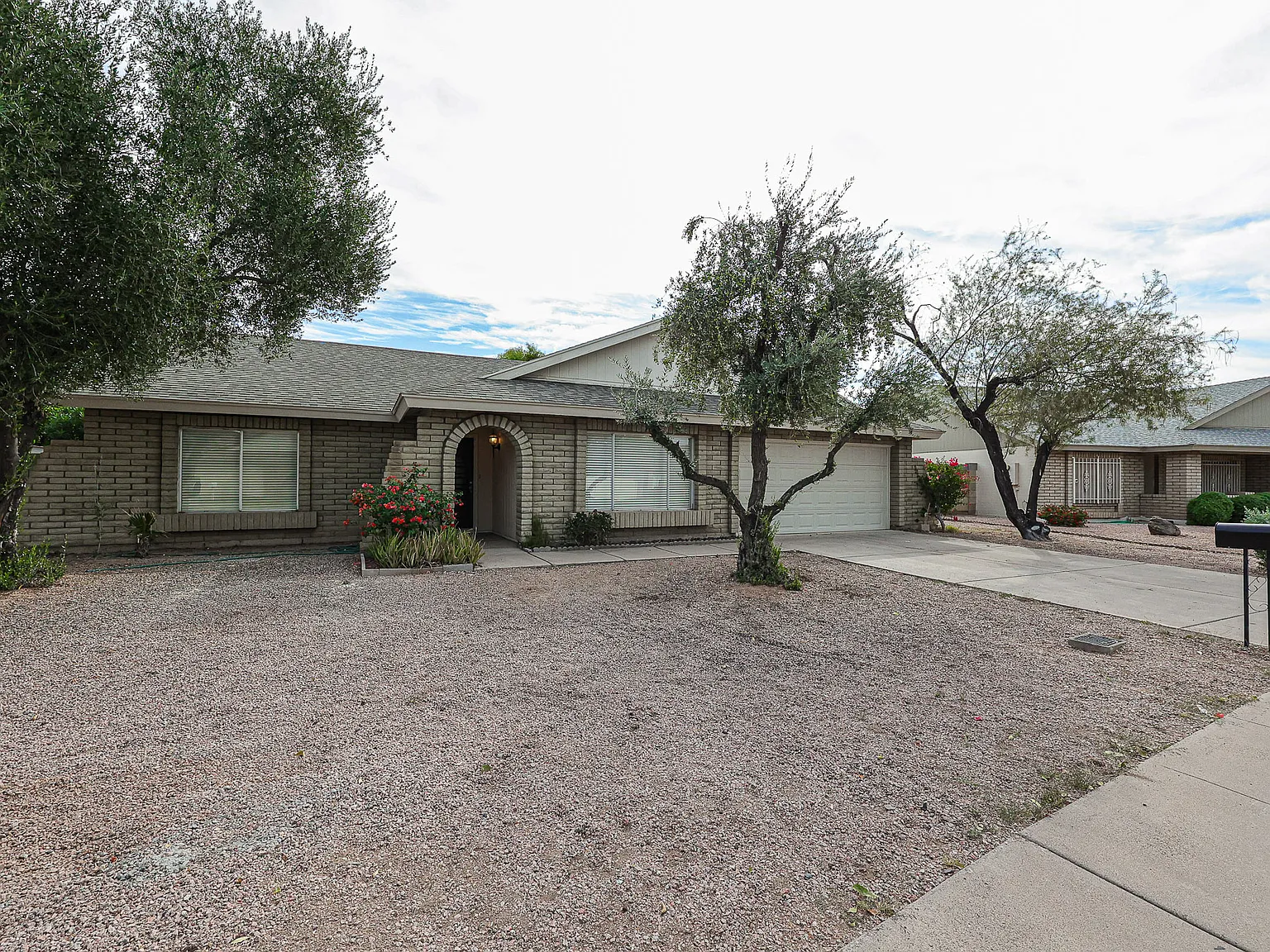 6519 S Elm St $2475 - 1 — Photo 3