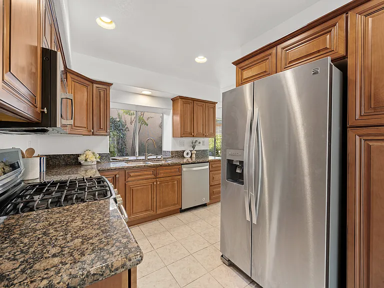 16 Santa Clara St #1 — Photo 17