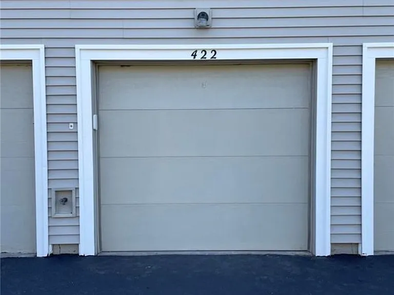 422 Eastbrooke Ln — Photo 3