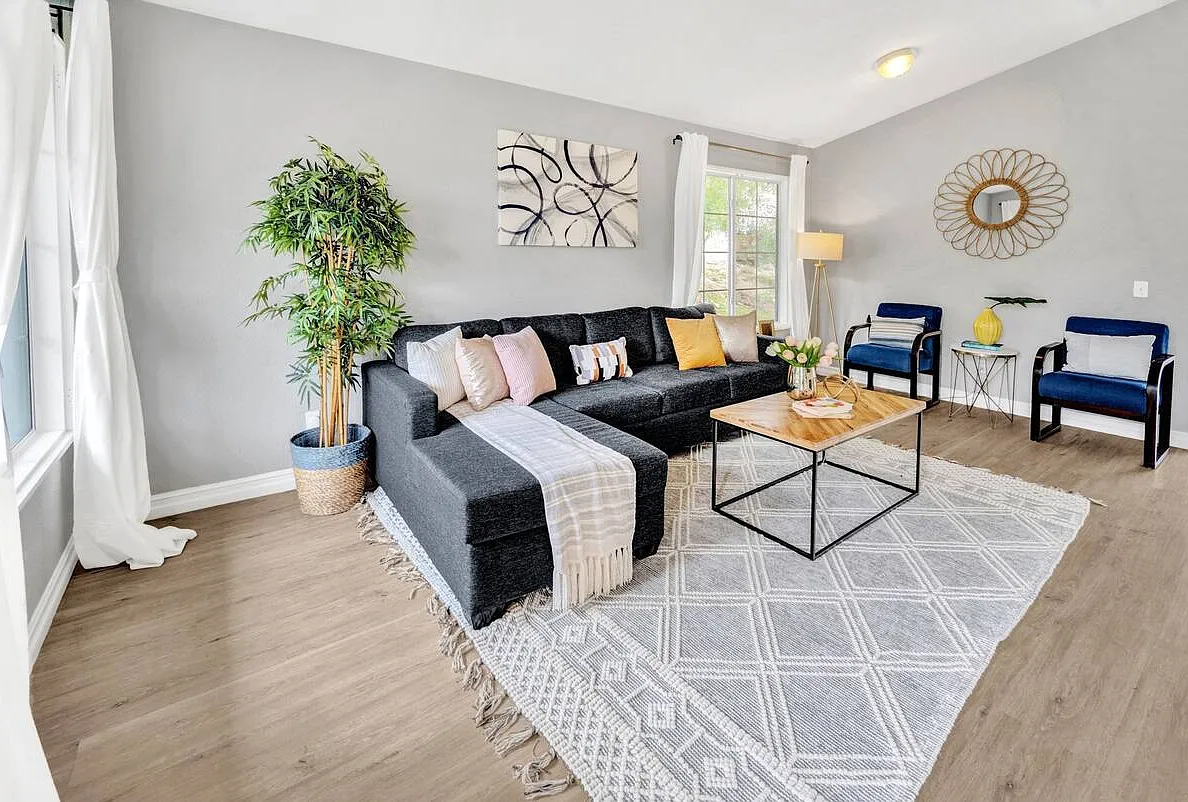 25531 Crockett Ln — Photo 1