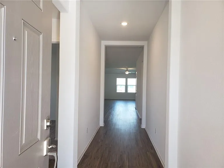 104 Mountain Maple St — Photo 5