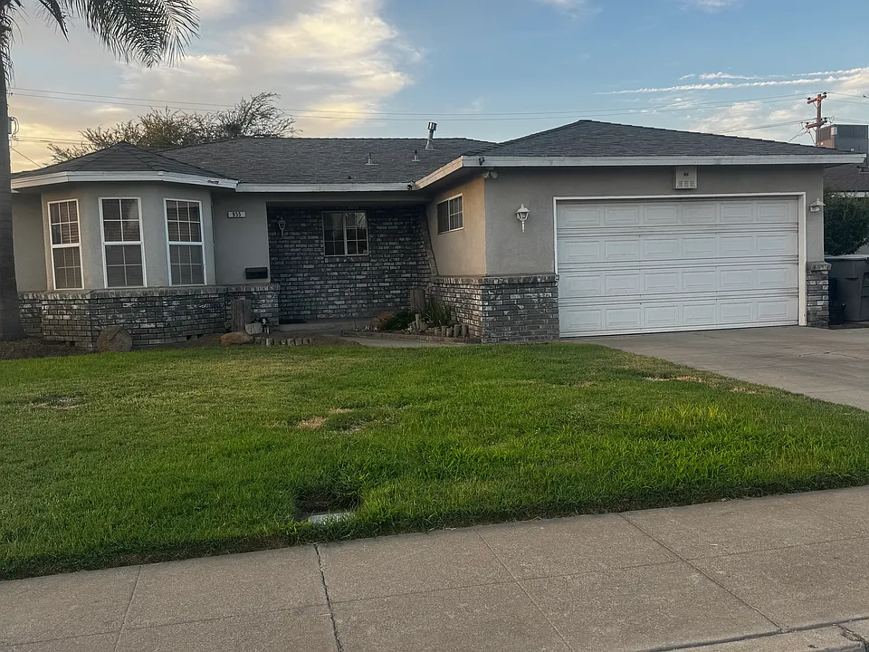955 W Rialto Ave
