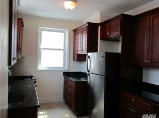 8 George St, Manhasset, NY 11030