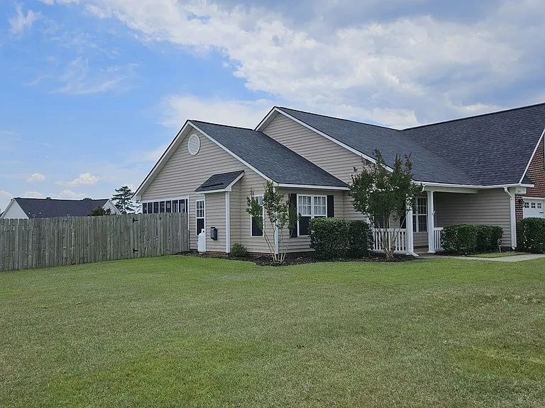389 Ivywood Ln — Photo 5