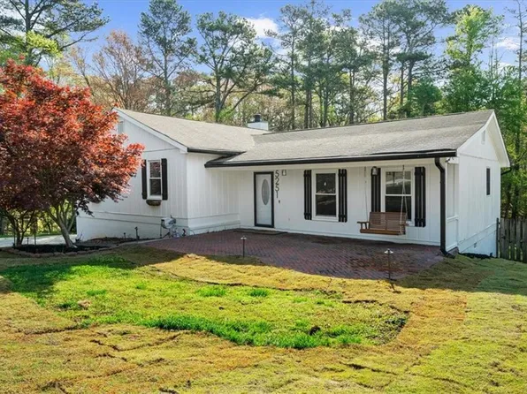 5251 Raintree Trl, Oakwood, GA 30566