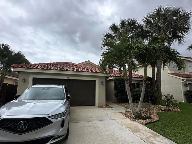 8202 White Rock Cir — Photo 8
