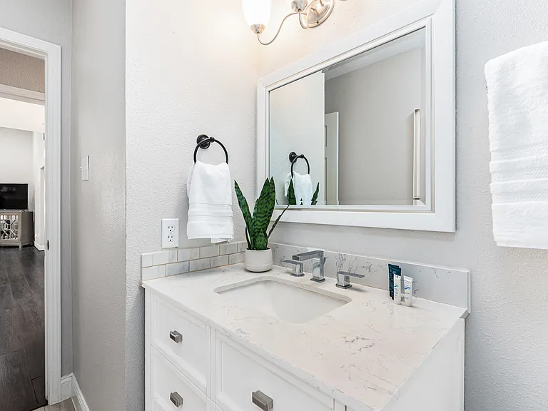 1043 Grand Junction Dr — Photo 31
