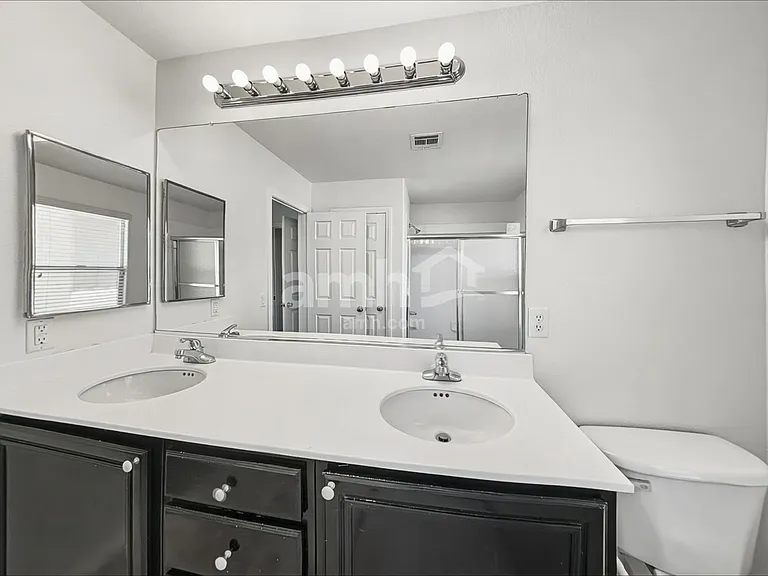 2034 Spiers Ave — Photo 13