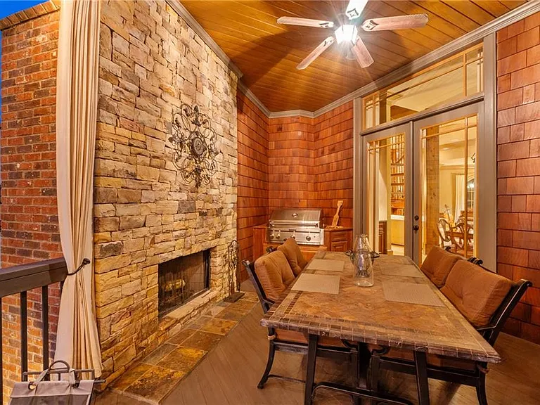 6407 Grand Marina Cir — Photo 31