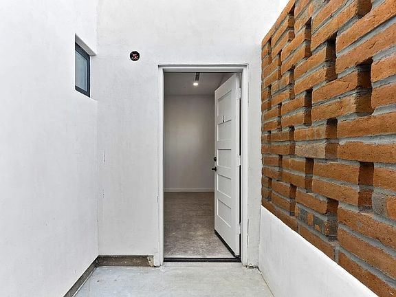 3rd image of 28 W 18th St #2