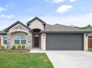 117 Gardenia Dr, Azle, TX 76020