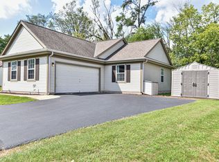 173 Cramer Ave, Dousman, WI 53118