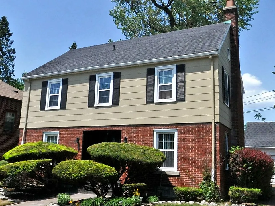 110 E Morris Ave