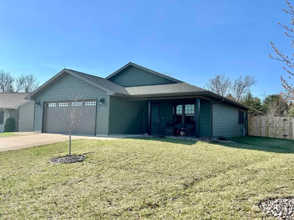 612 Mubarak St, Tomah, WI 54660