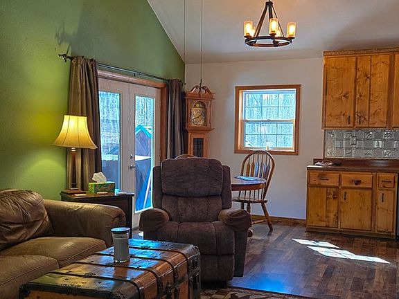 5th image of 297 Bear Rd