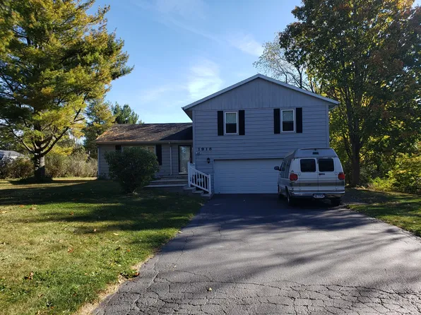 1918 Highcrest Rd, Marengo, IL 60152