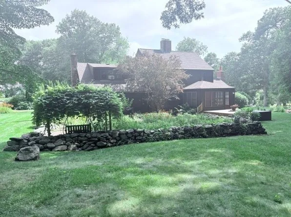6 Greentree Ln, Newbury, MA 01922