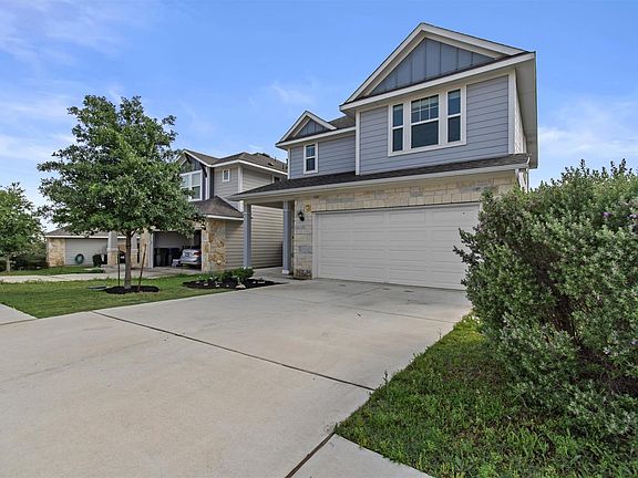 3rd image of 124 Oakstone Dr