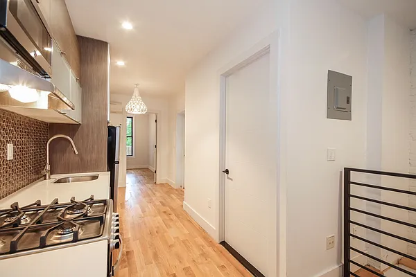 Rented by Nooklyn NYC LLC | media 58