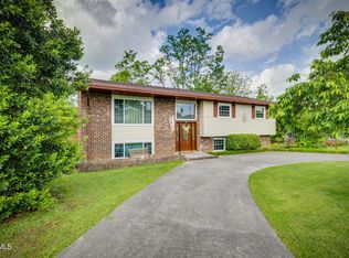 1034 Wood Eden Dr, Kingsport, TN 37660