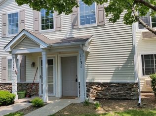 1131 Silverstone Dr #1131, Carpentersville, IL 60110