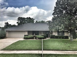 449 Mayfair Dr, Bossier City, LA 71111