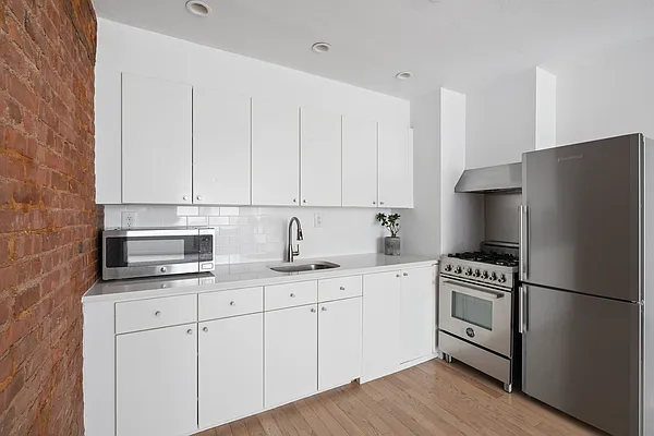 Rented by Corcoran | media 17