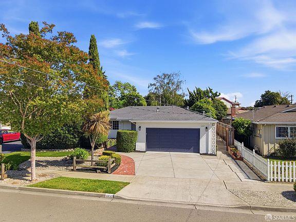 3rd image of 6830 Rochelle Ave