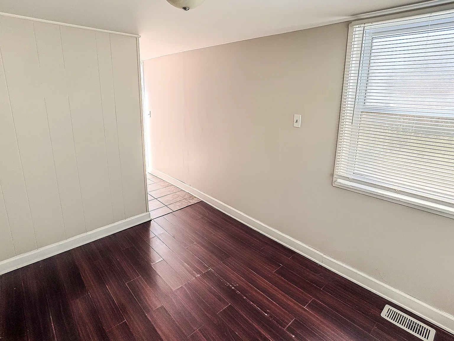 3 bed, 902 sqft, $1,395 — Photo 4