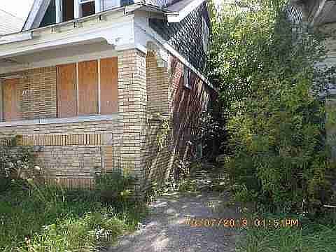 8132 E Brentwood