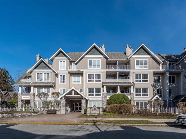 19091 McMyn Rd #203, Pitt Meadows, BC V3Y 2S8