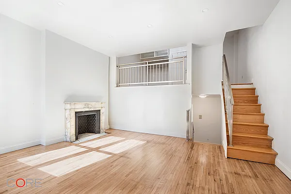 Rented by CORE | media 1