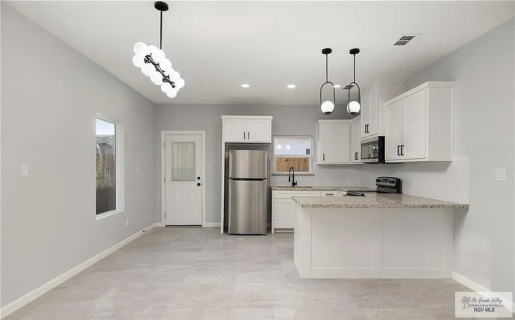 2 bed, 2.0 bath, 1063 sqft, $1,300 — Photo 3