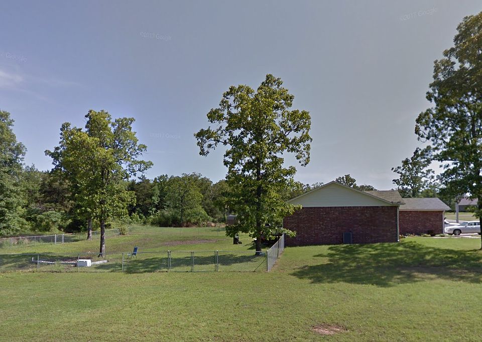 2nd image of 15 Piney Point Ct