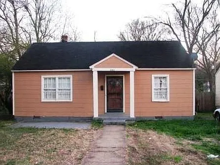 3061 Seminole Rd — Photo 2