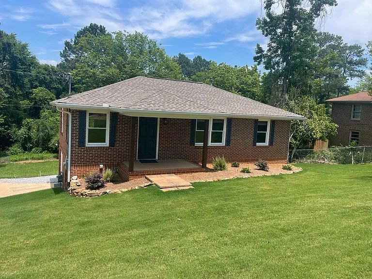 165 Conrad Dr — Photo 1
