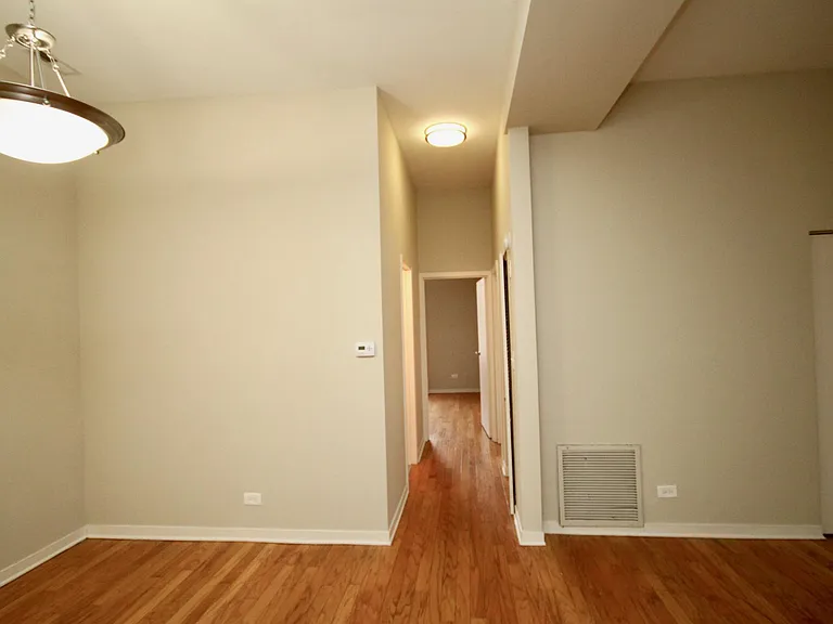 2310 N Clark St #2E — Photo 7
