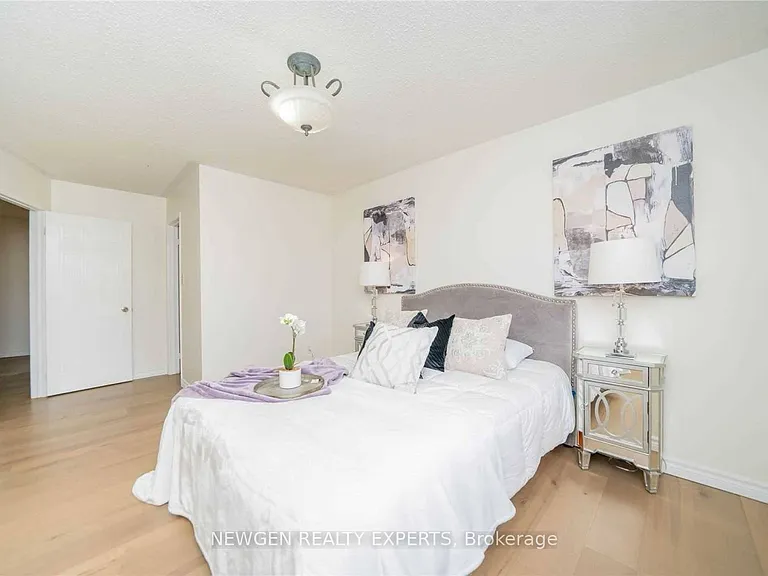 1856 Woodgate Ct — Photo 17